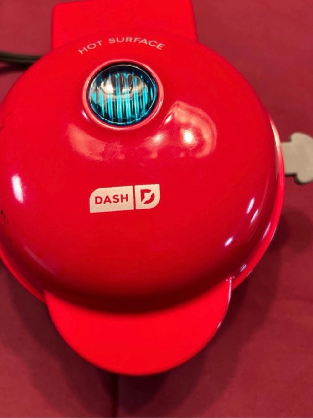 Dash Mini Bundt Cake Maker with manual and recipes